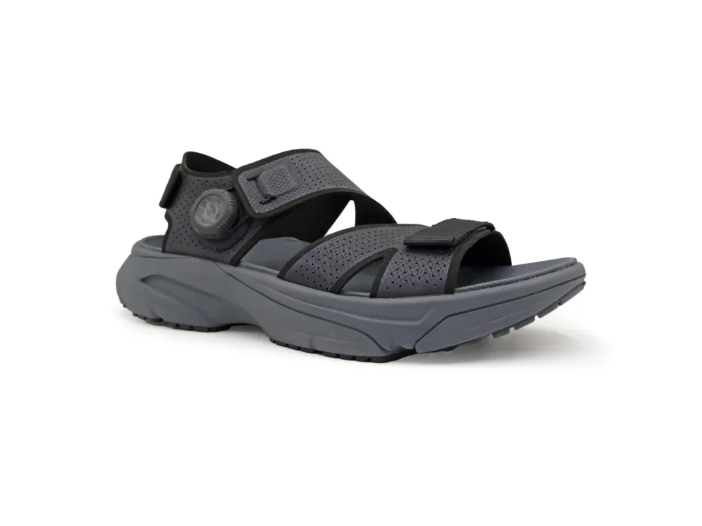 Wingra Black Front